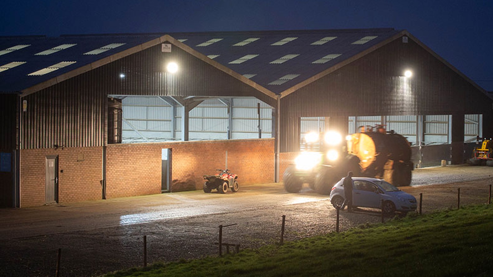 Agricultural power and distribution installation